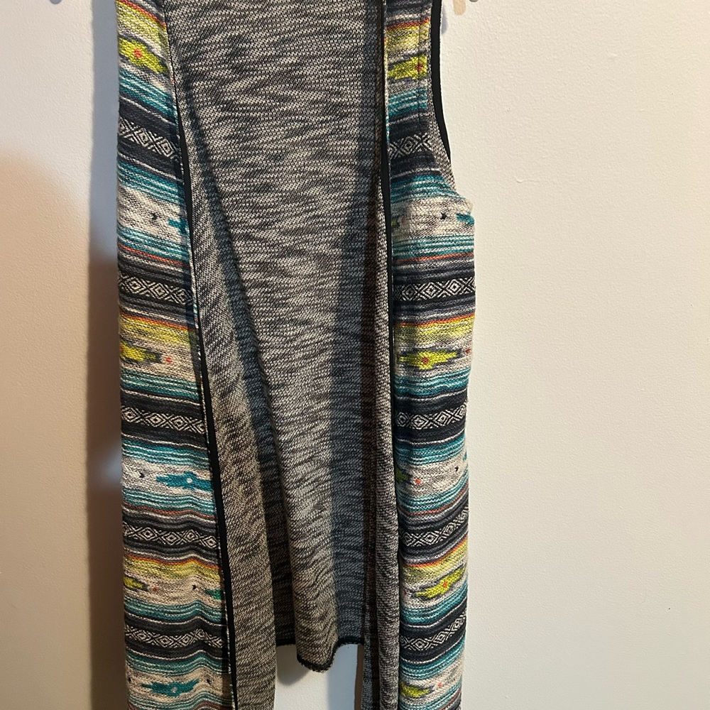 Ariat Sleeveless Cardigan with Vibrant Pattern